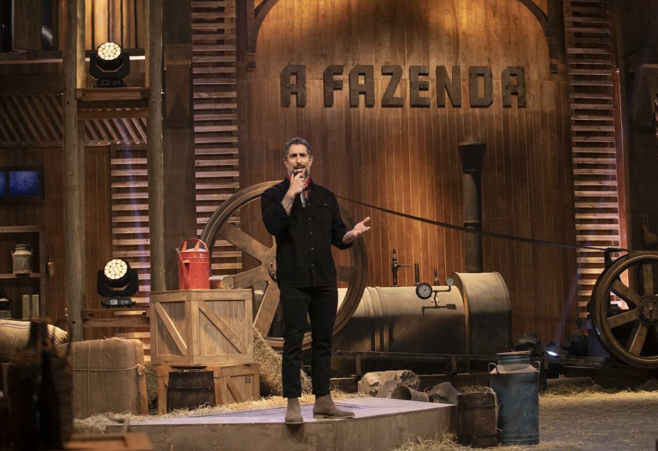 O apresentador Marcos Mion na estreia de A Fazenda 11, na Record. Confira quem são os 16 participantes do reality show em nova edição. (Foto: Edu Moraes/Record TV)