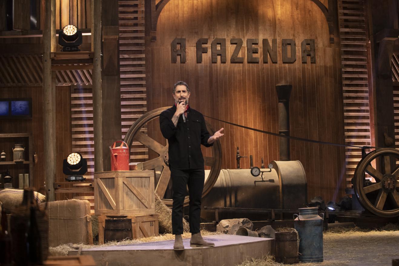 O apresentador Marcos Mion na estreia de A Fazenda 11, na Record. Confira quem são os 16 participantes do reality show em nova edição. (Foto: Edu Moraes/Record TV)