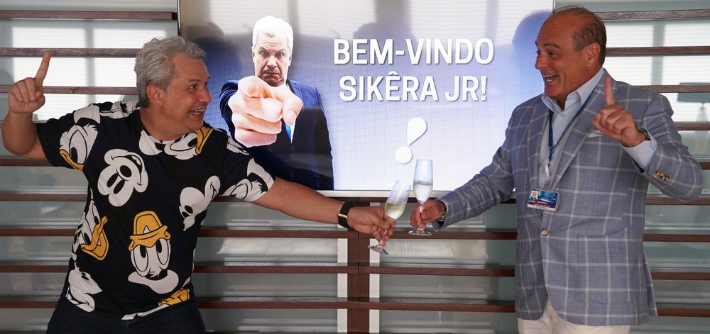 Sikêra Jr. assina contrato de sete anos com a RedeTV