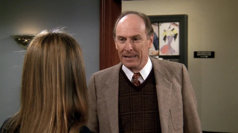 Paxton Whitehead em cena de Friends