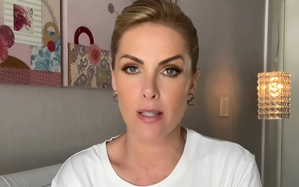 Ana Hickmann em vídeo no seu canal de Youtube; apresentadora fez uma retrospectiva de 2023 (REPRODUÇÃO/YOUTUBE)