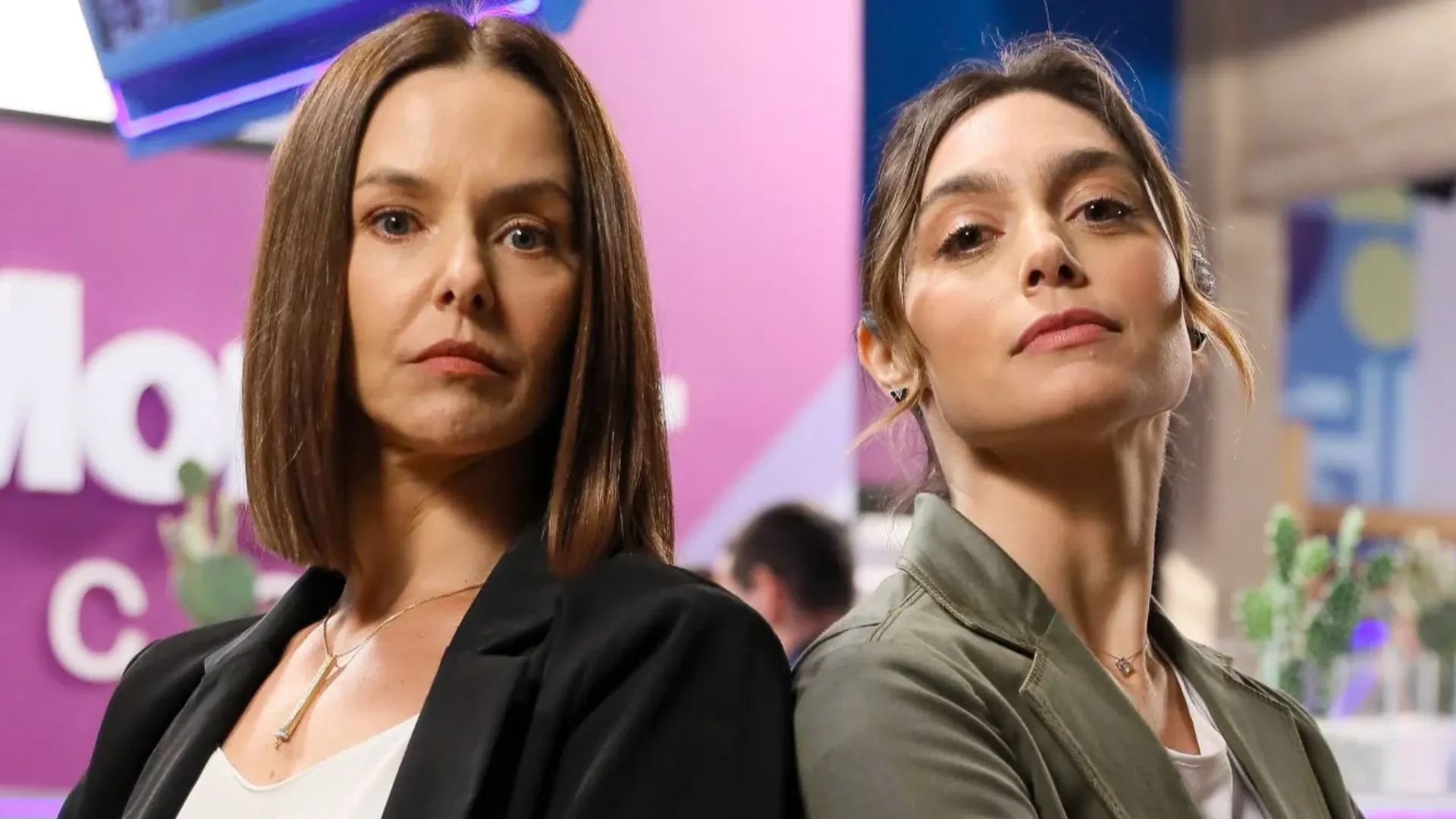 Vera e Mariana em A Infância de Romeu e Julieta