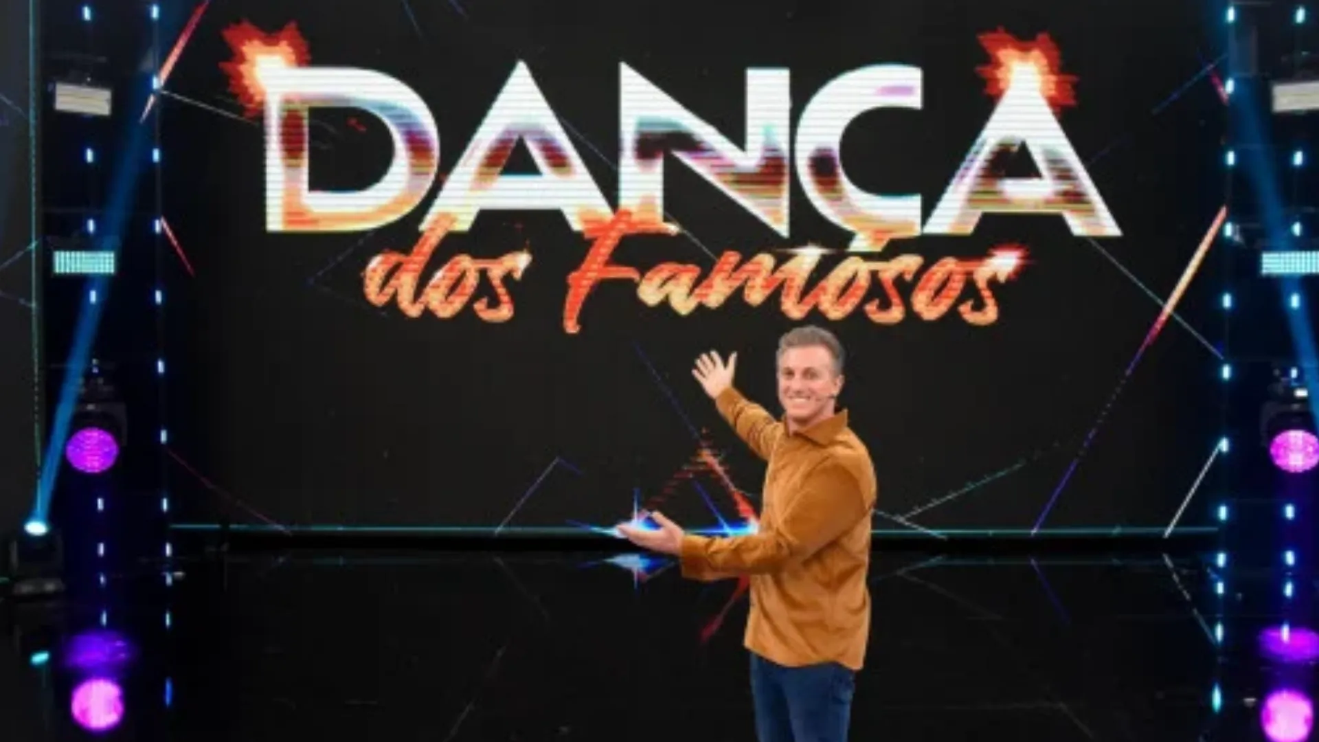 Luciano Huck comanda a Dança dos Famosos no Domingão com Huck