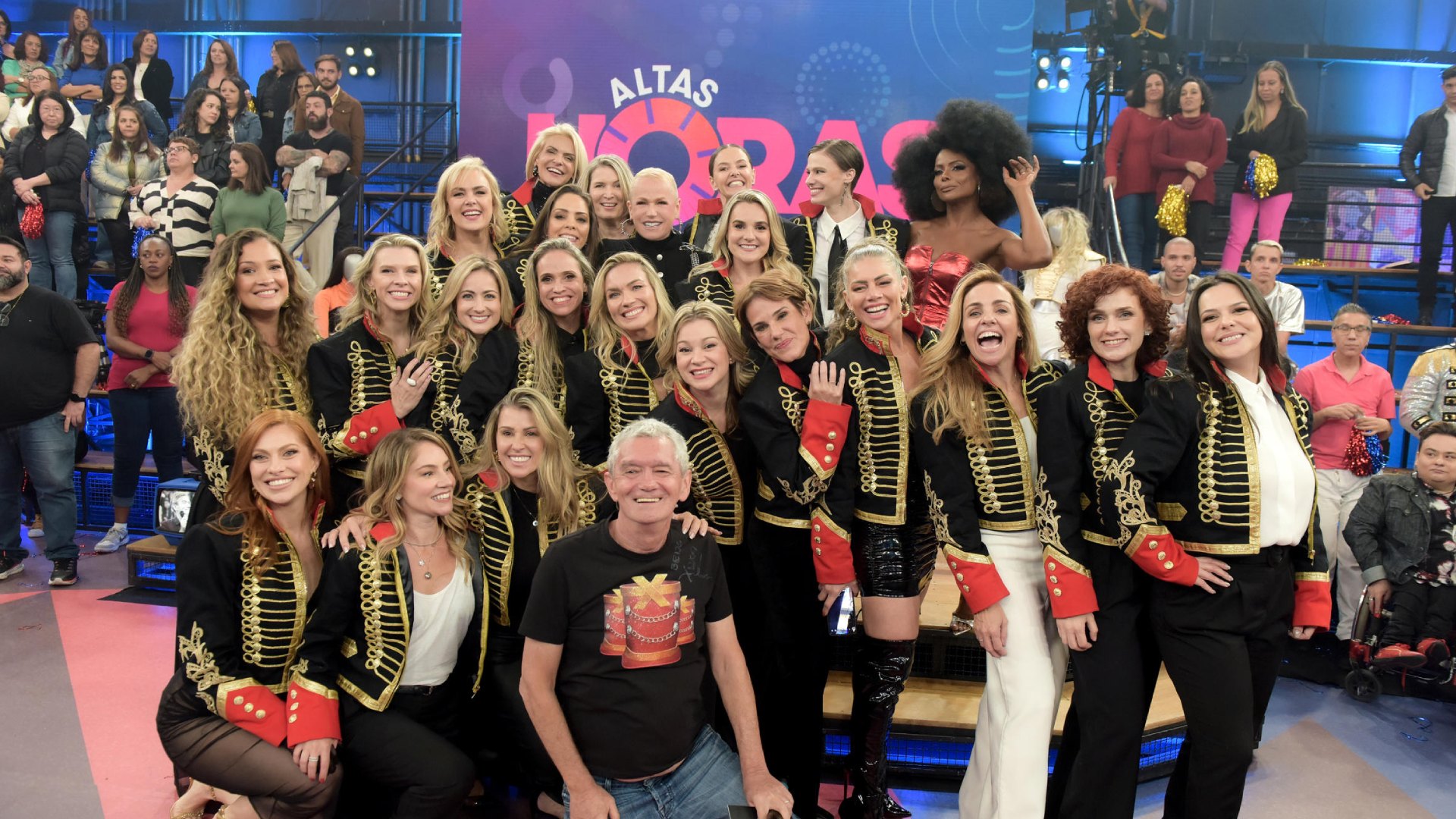 Xuxa e Paquitas se reúnem no Altas Horas