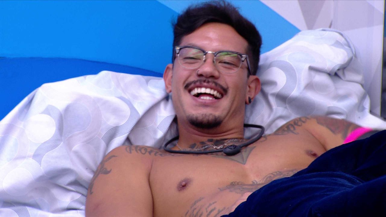 Gabriel conta para brothers 'suposta' troca de farpas entre Vinícius e Guilherme no BBB 25