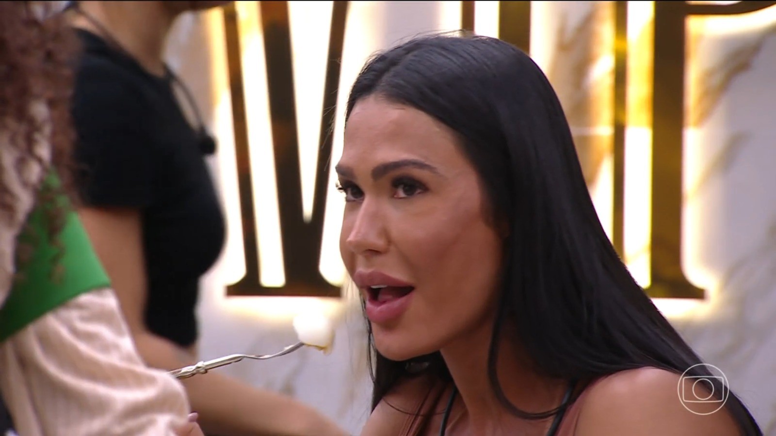 Gracyanne Barbosa come quase 10 ovos durante o primeiro dia no BBB 25