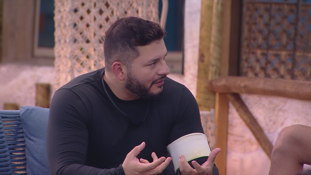 Marcelo sai em defesa de brother no BBB 25: 'Ninguém olhava na cara dele'