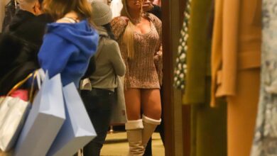 Mariah Carey posa com look ousado de R$ 112 mil para curtir viagem em Aspen