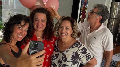 Eliane Giardini e Paulo Betti comemoram aniversário da filha Juliana