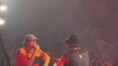 Ronaldinho Gaúcho canta com Nattan em show em Florianópolis e é tietado por Rafa Kalimann: 'Ele tá em tudo'