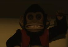 Terror e humor macabro se misturam em novo trailer de 'O Macaco', adaptação de Stephen King